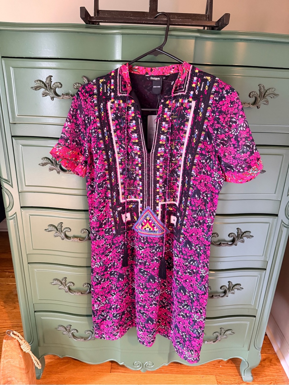Embroidered V-Neck Floral Tunic Dress - Pink boho-hippie-chic